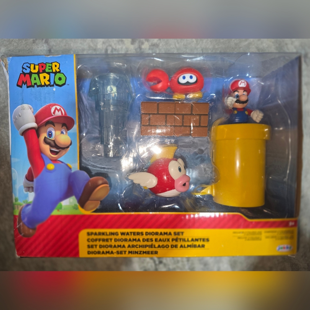 Super Mario Bros Sparkling Waters Diorama Set (New)